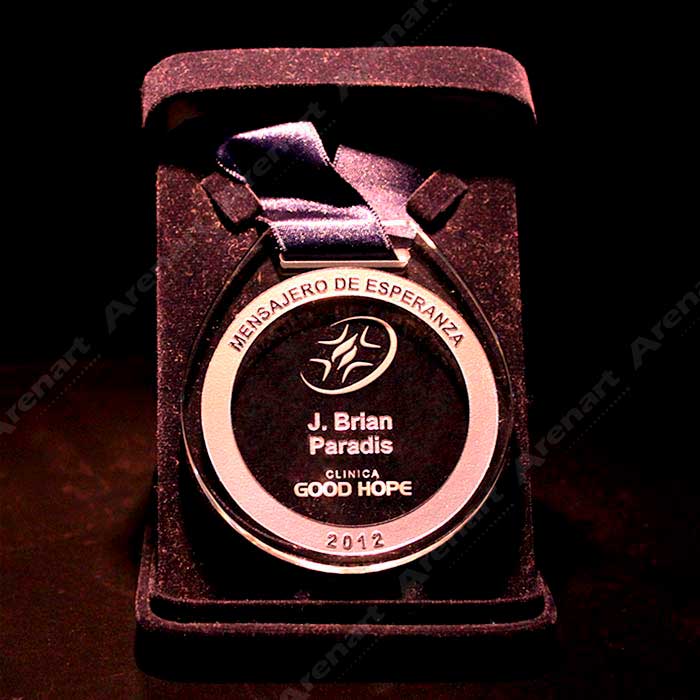 medalla-arenado-grabado-premiacion-y-reconocimiento-arenart-en-lima.jpg